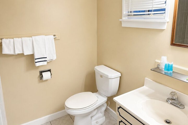 Room 13 of 27