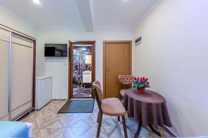 Room 10 of 71