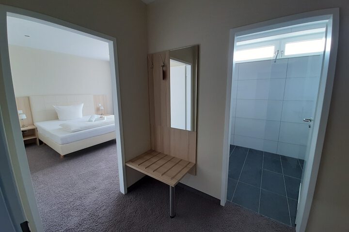 Room 8 of 39