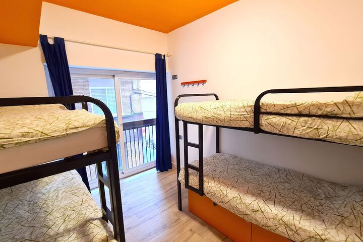 Room 2 of 34