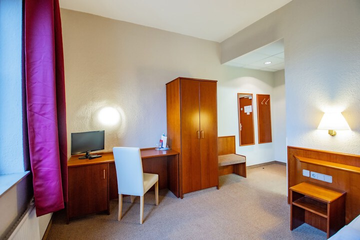 Room 16 of 119
