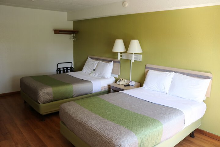 Double Deluxe King Bed (11 of 11)