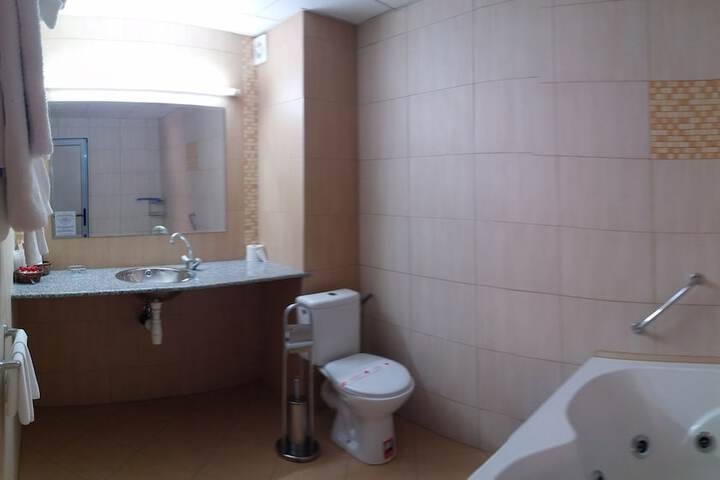 Room 18 of 38