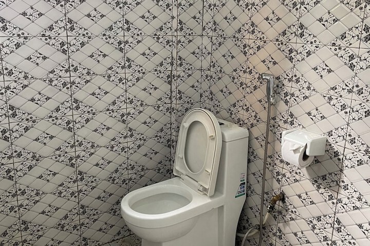 Room 93 of 118
