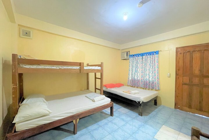 Room 17 of 28