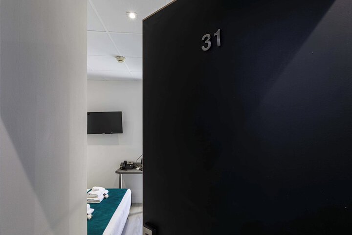 Room 2 of 12