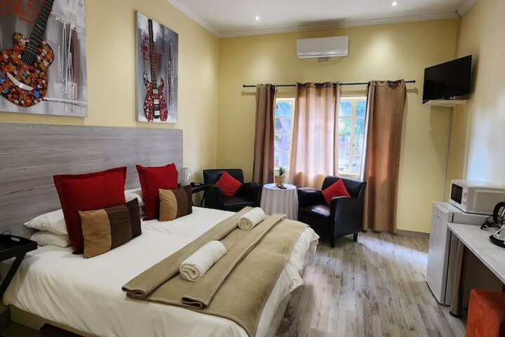 Room 8 of 32