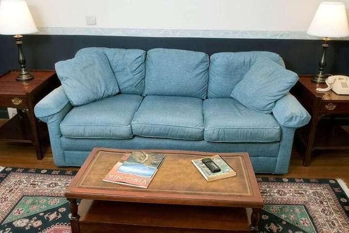 Room 3 of 65