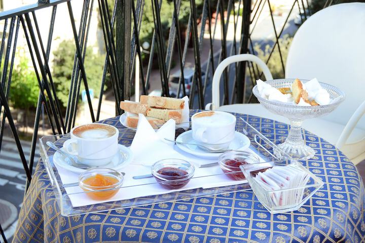 Dining Photos