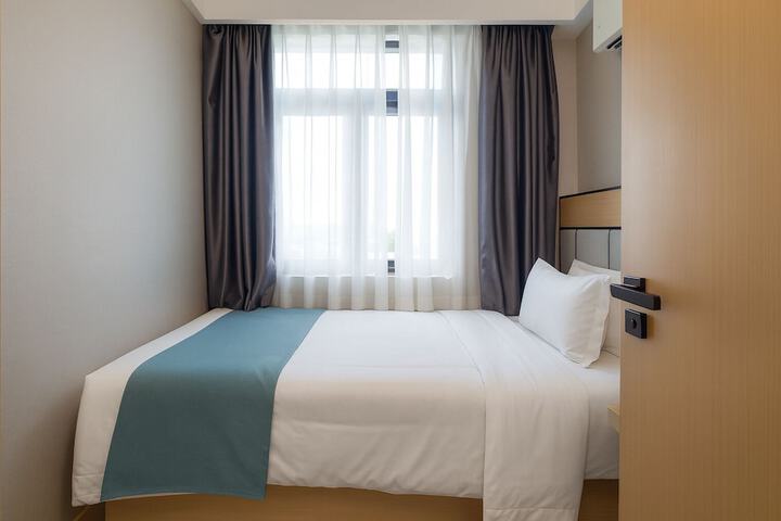 Room 3 of 43