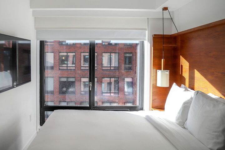 Room 62 of 143