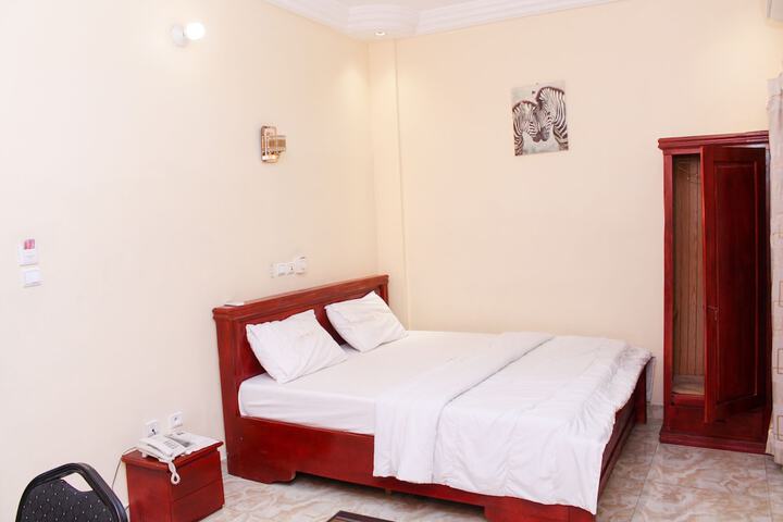 Room 5 of 42