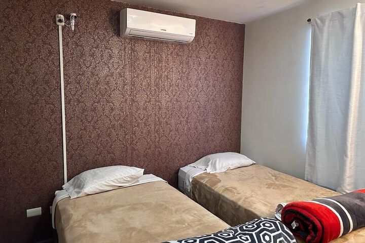 Room 52 of 119
