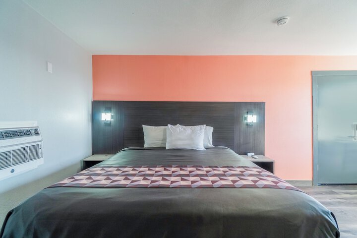 Room 12 of 79