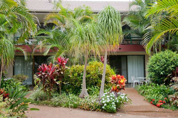 Hotel Exterior 70 of 80