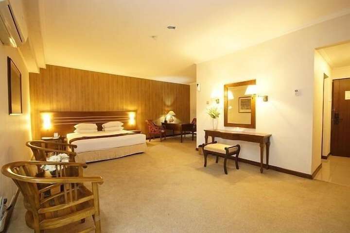 Room 8 of 44