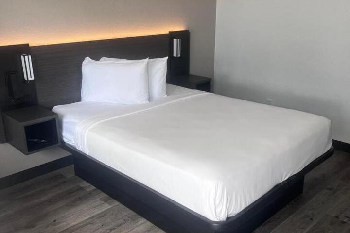 2 Double Beds (6 of 22)
