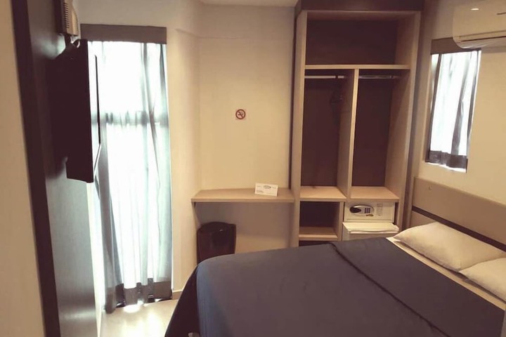 Room 2 of 11
