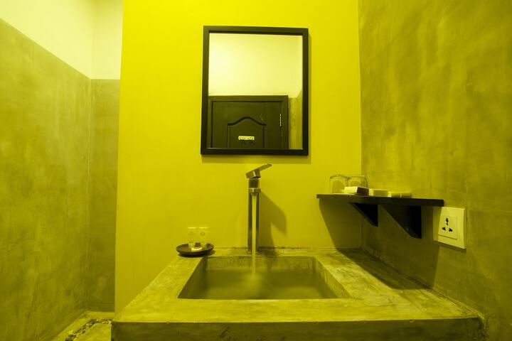 Room 37 of 70