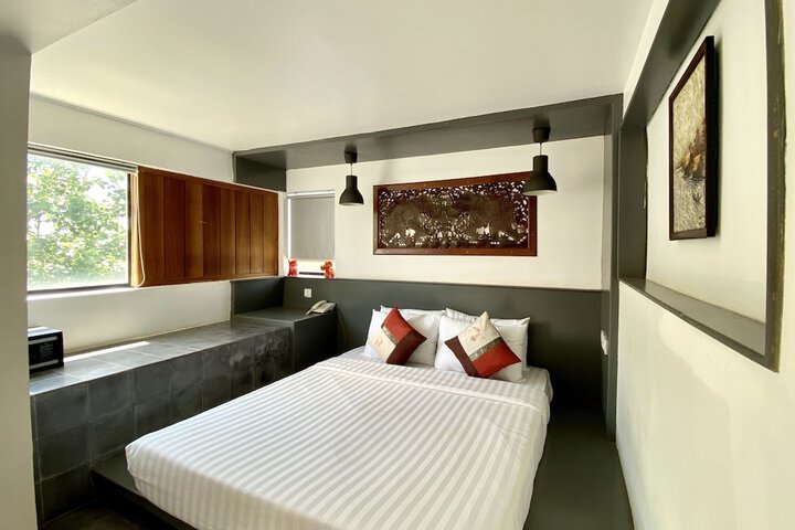 Room 6 of 22