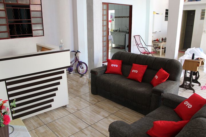 Lounge 38 of 60