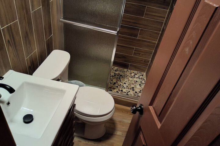 Room 9 of 18