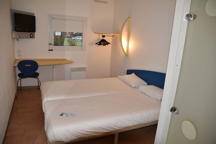 Room 5 of 26