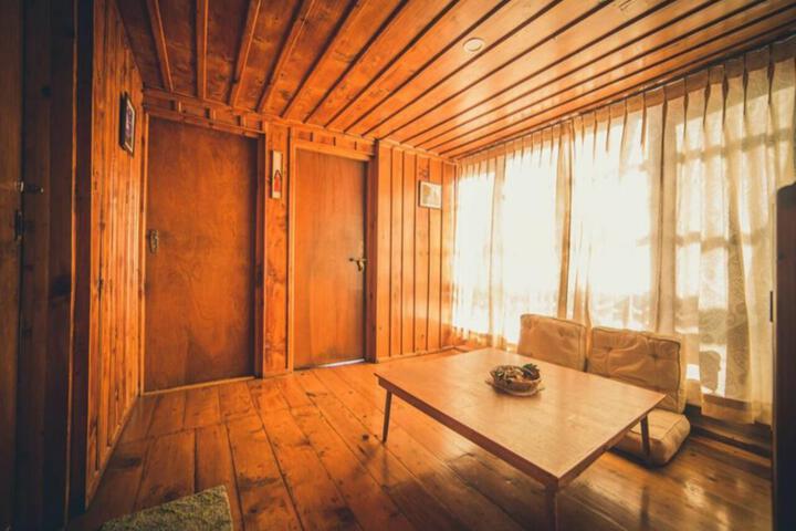Room 2 of 5