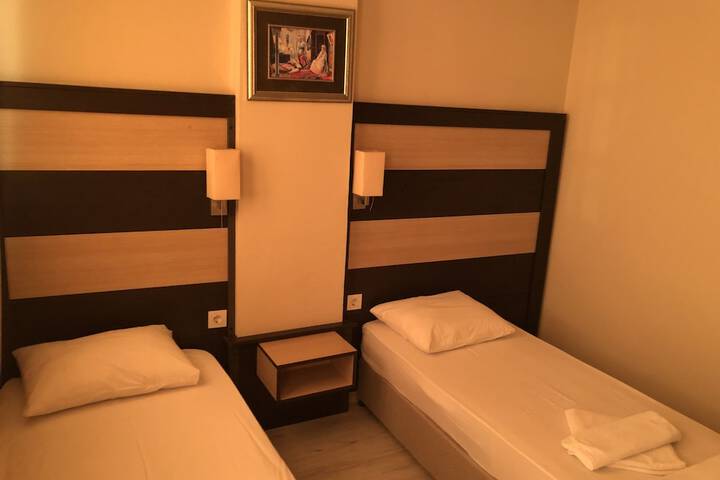 Room 15 of 30