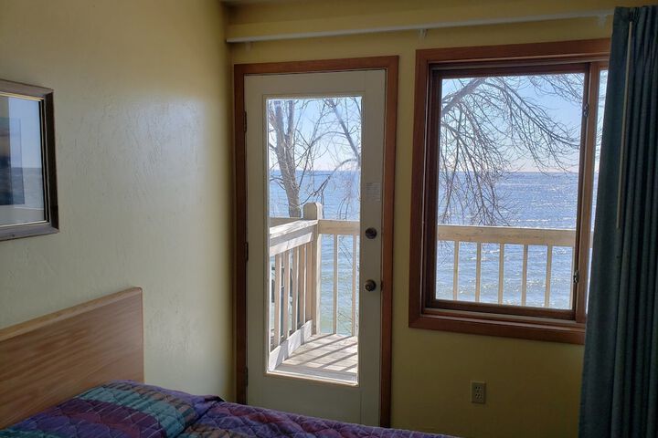 Queen Bed City View (6 of 33)
