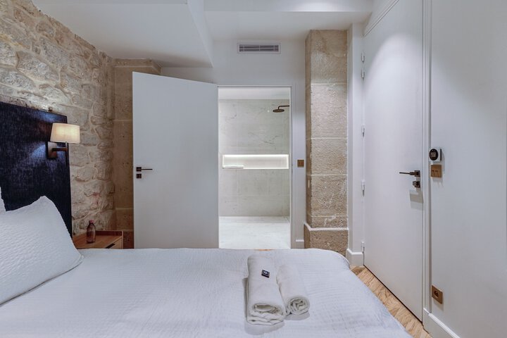 Room 11 of 79