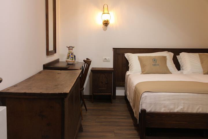 Room 15 of 34