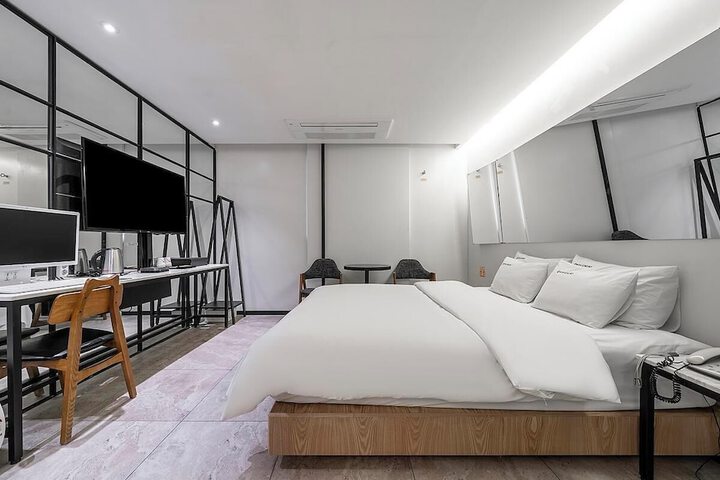 Room 21 of 52