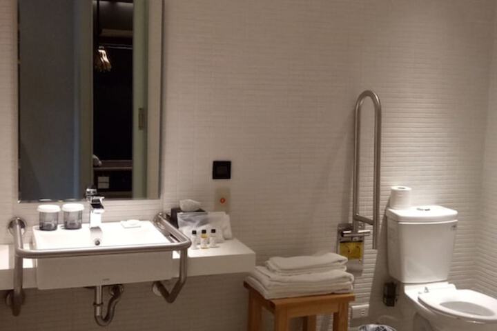 Room 60 of 83
