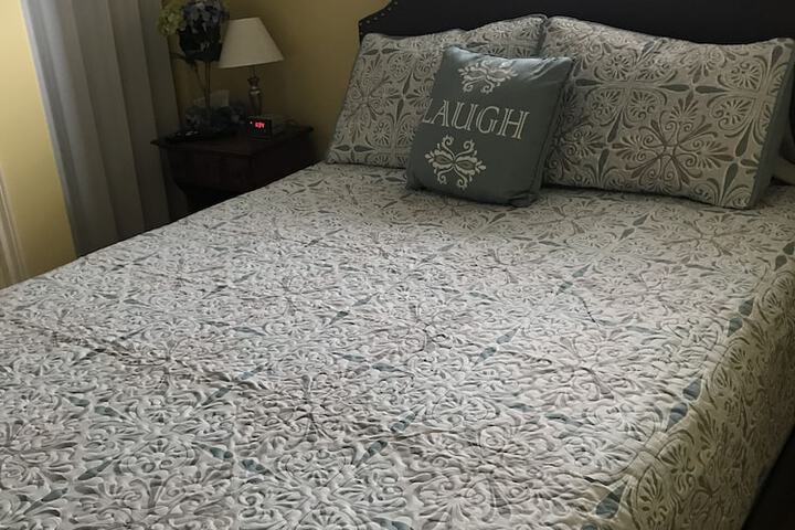 Room 11 of 40