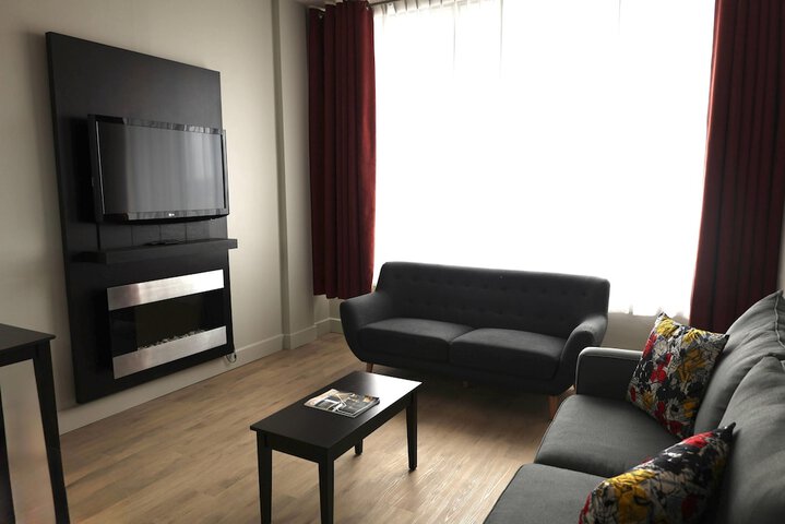 Room 27 of 71