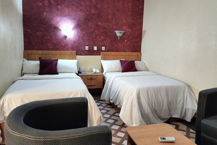 Room 16 of 48