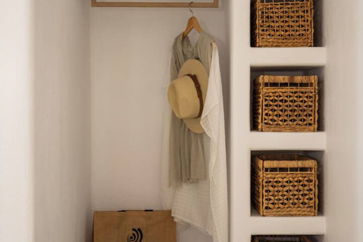Room 43 of 169