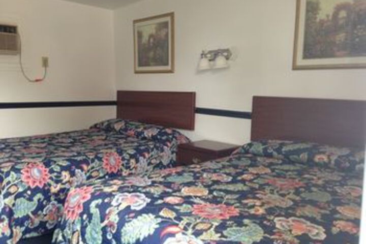 Room 6 of 13