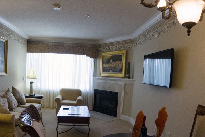 Room 14 of 37
