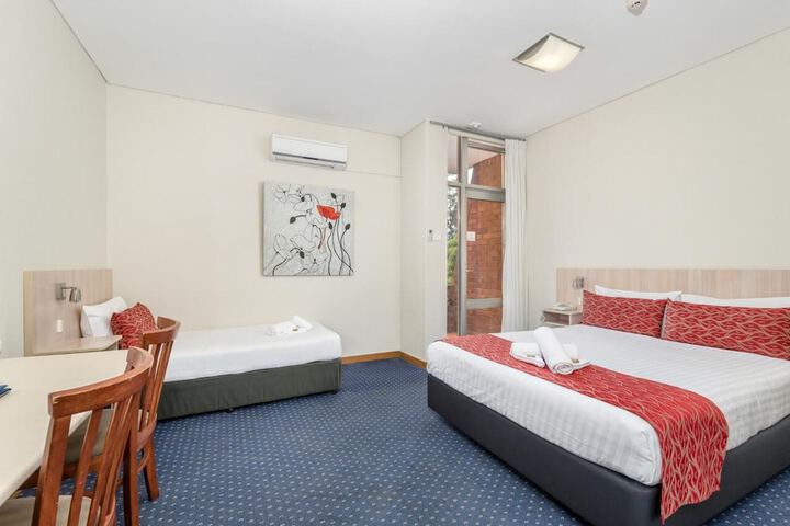 Room 16 of 37