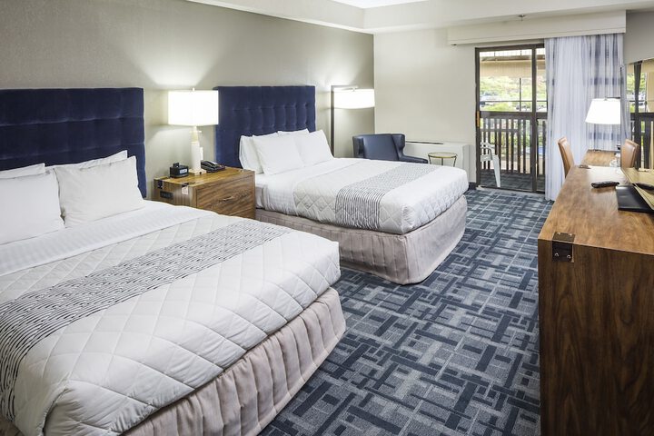 Lower Level 2 Queen Beds (2 of 7)