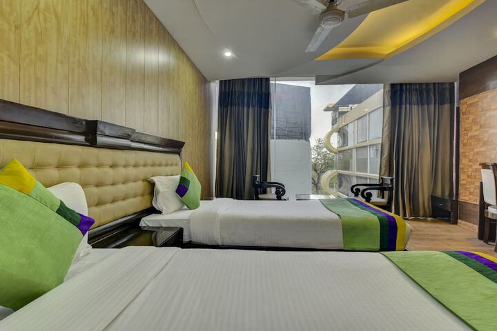 Room 15 of 31