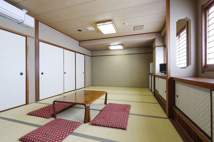 Room 15 of 52