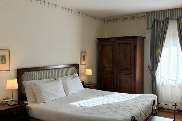 Room 48 of 177