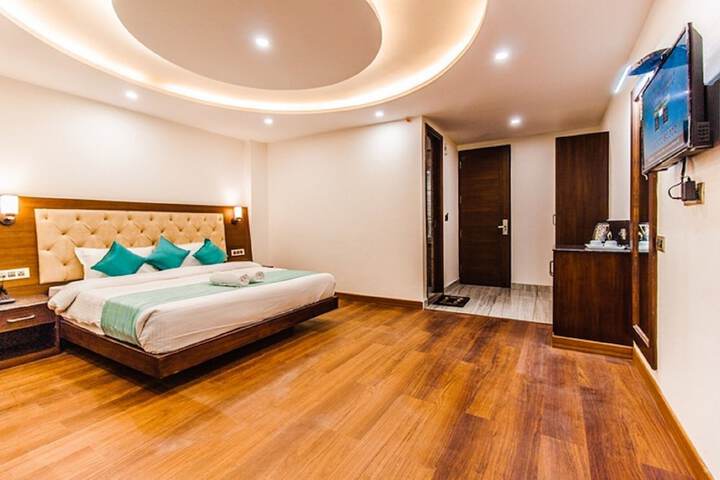 Room 8 of 36