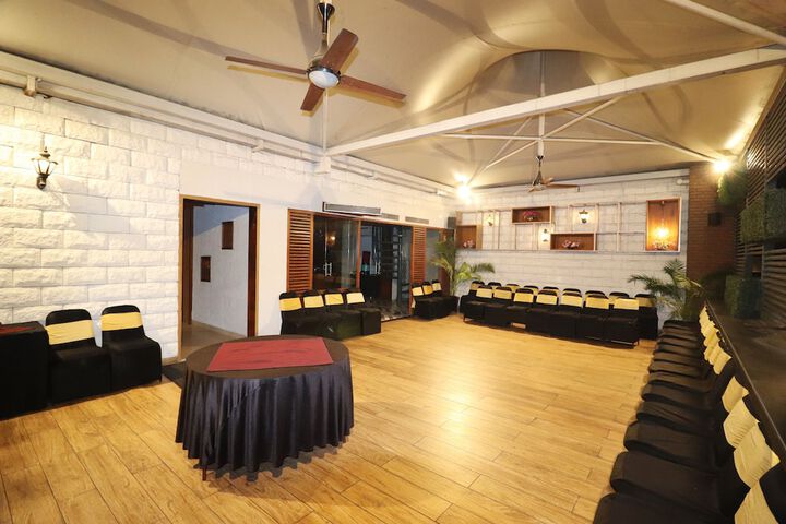 Ballroom/Hall 43 of 68