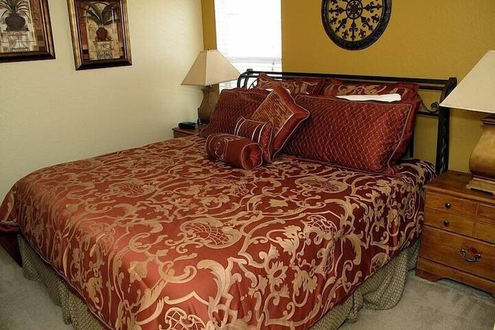 Room 8 of 28