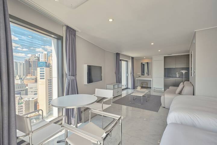 Room 15 of 29