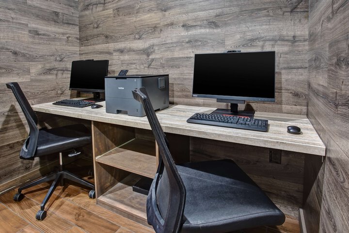 Business Center 49 of 50